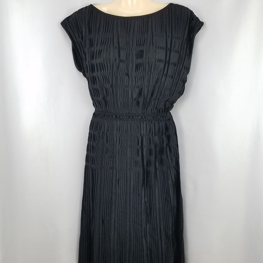 *SOLD* Vintage Black Pleated A-line Shift Dress Size 18